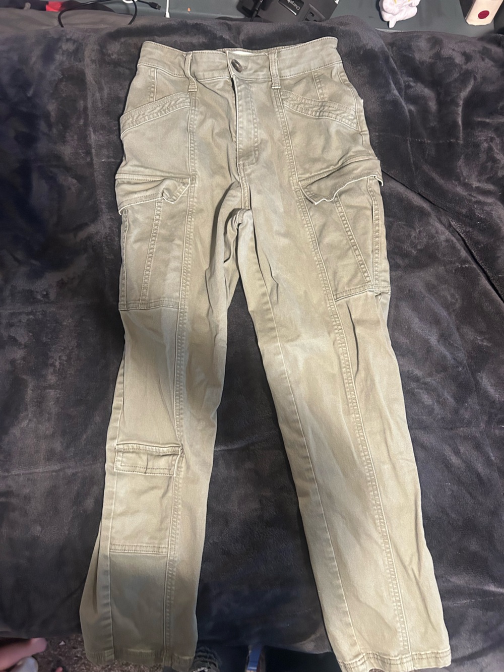 H&M Women's Olive Cargo Jeans